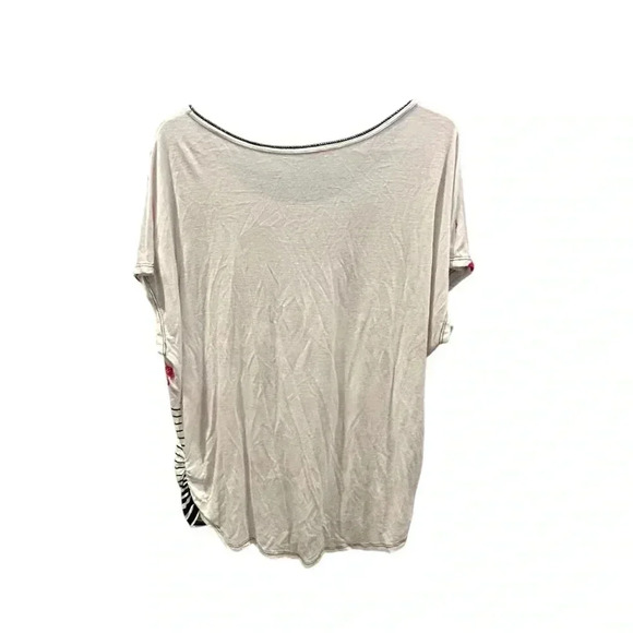 White shirt with red lips and black stripes size L - Picture 6 of 6